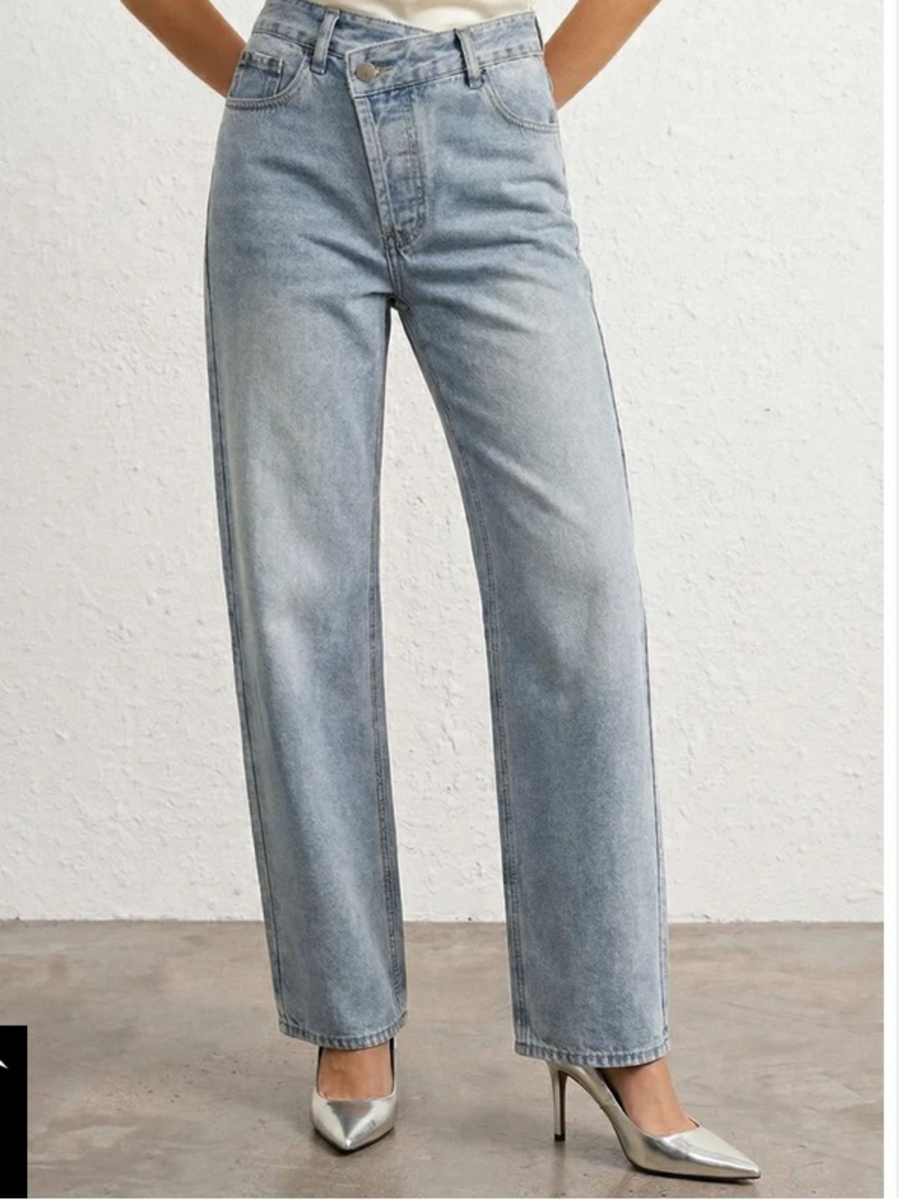 Asymmetric Waist Straight Leg Jeans